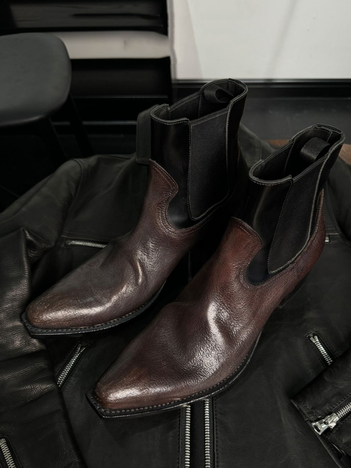 남성용 블랙 가죽 첼시 부츠, 세련된 엘라스틱 패널,  - Men'S Shoes Smart 리뷰 및 가격